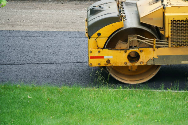 Best Driveway Paving Contractor  in Willowick, OH